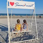 Sunquest Hotel